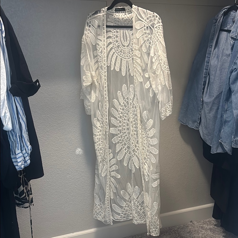 Chic Sheer White Lace Kimono